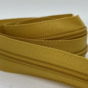 CIERRE POR METRO CADENA NYLON N5 (6mm) X 10m + 10 Deslizadores Marroquineros - Mostaza Claro, Rollos